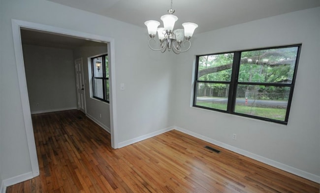 Building Photo - 194 Meridianna Dr