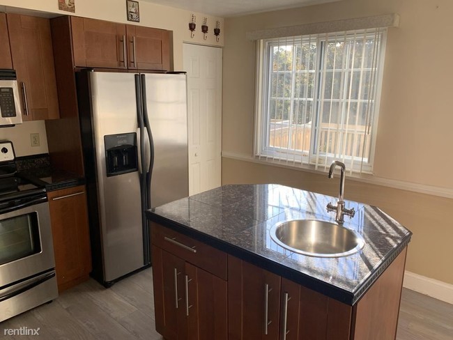 Building Photo - 3 br, 1.5 bath Townhome - 202 Countryside Dr