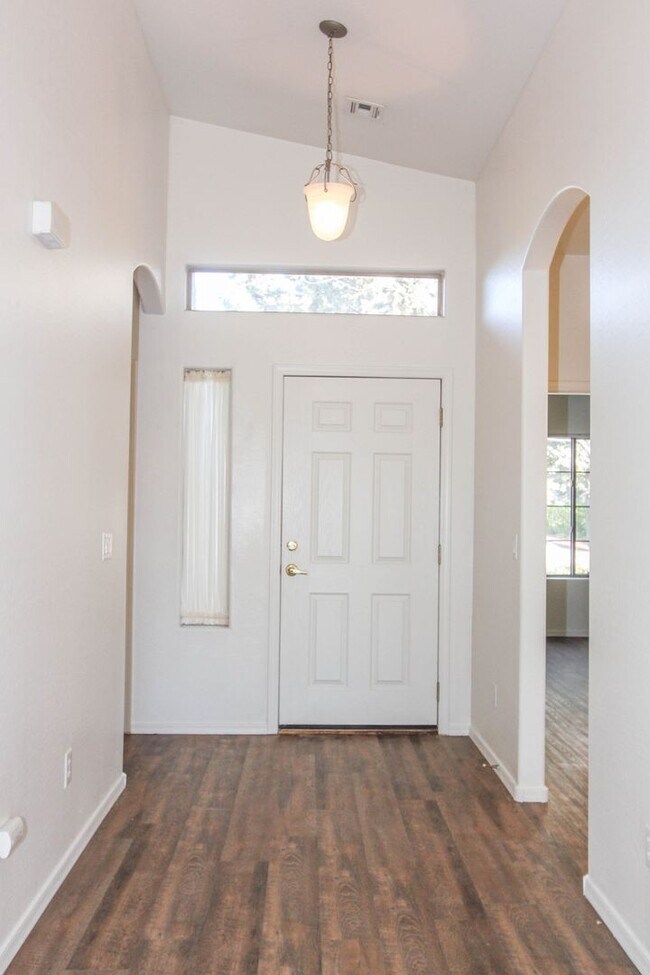 Foto del edificio - Viewpoint North - Three Bedroom Home