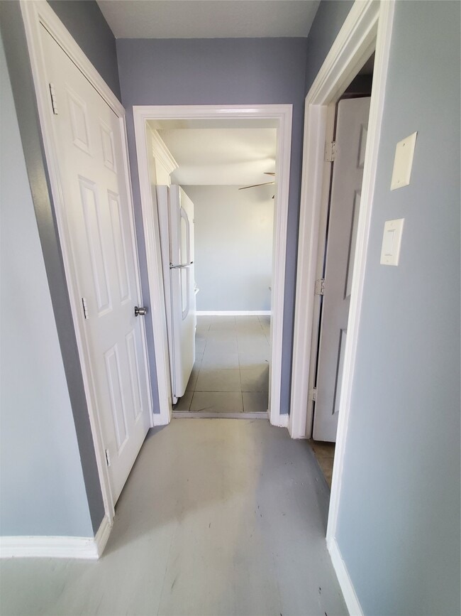 Building Photo - 2010 Tyler St