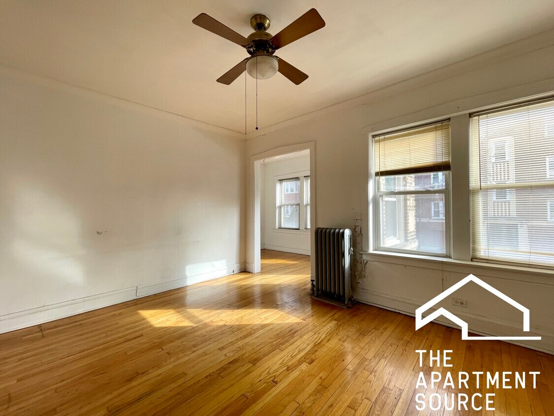 Primary Photo - 2942 W Schubert Ave