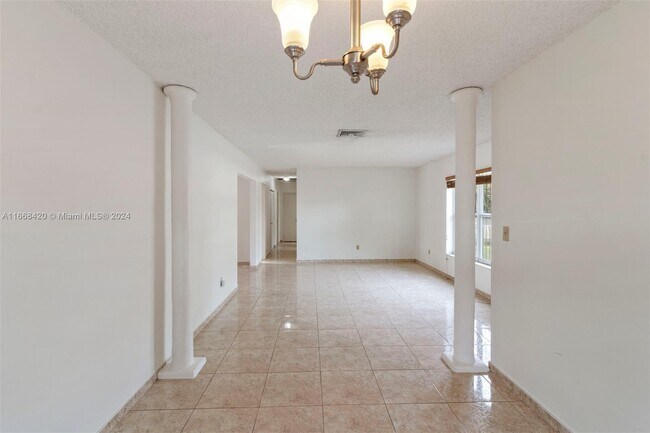 Building Photo - 4577 SW 128th Ct
