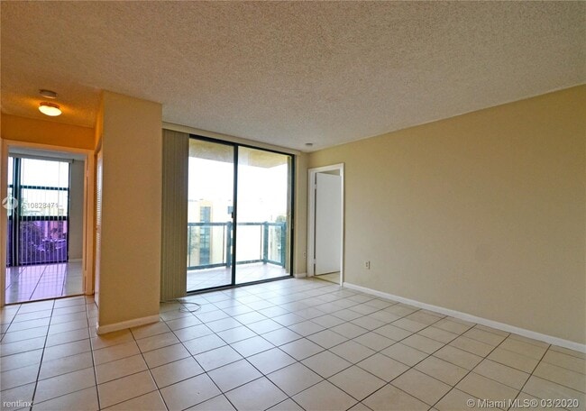 Building Photo - 2 br, 2 bath  - International Park Condo II