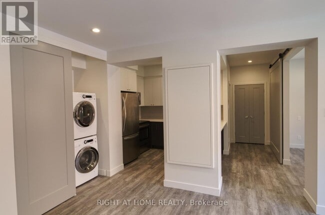 Building Photo - UNIT #2 - 118/116 WATER STREET
