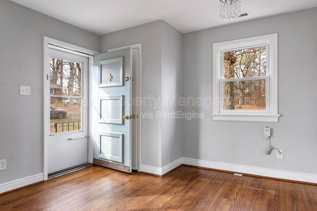 Foto del edificio - 8518 Mark Lawn Dr