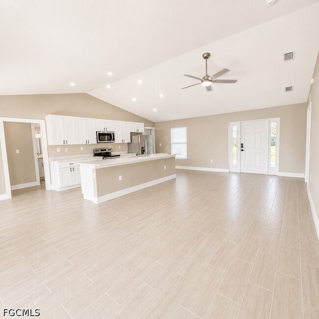Foto del edificio - 3464 NE 9th Pl