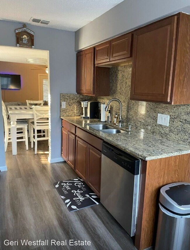 Building Photo - 3 br, 2.5 bath House - 26 Oakwood Park