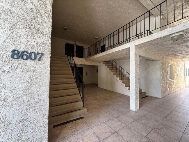 Foto del edificio - 8607 SW 68th Ct