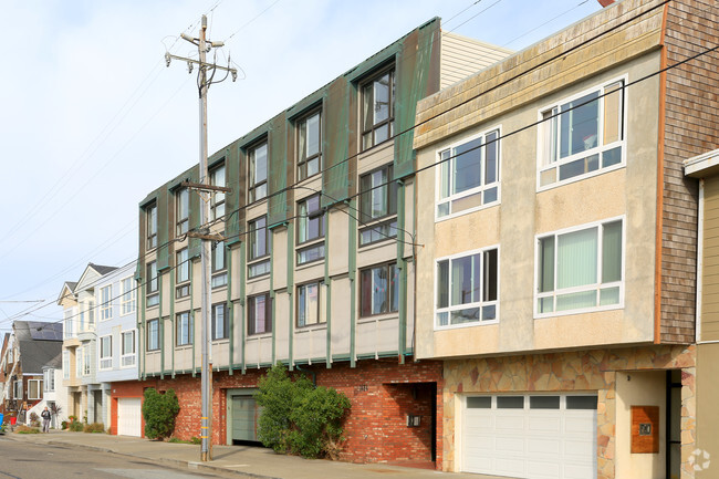 Building Photo - Oceanview Apartments