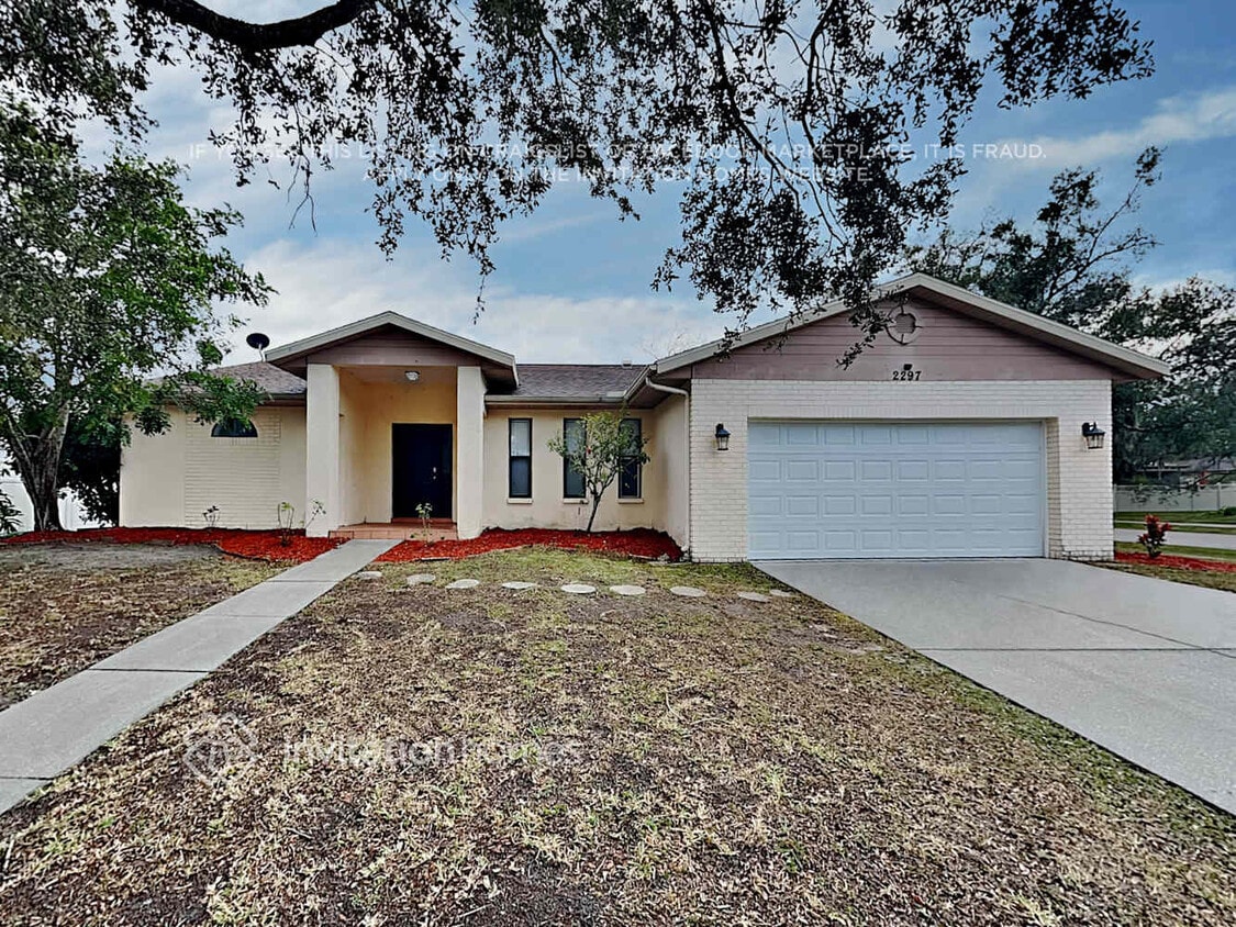 Primary Photo - 2297 Cork Oak St E