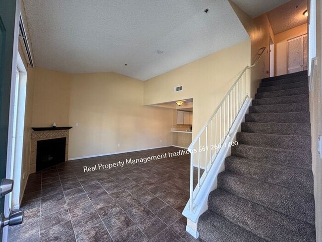 Foto del edificio - ***FIRST MONTH FREE RENT*** 2 plus 2 condo...