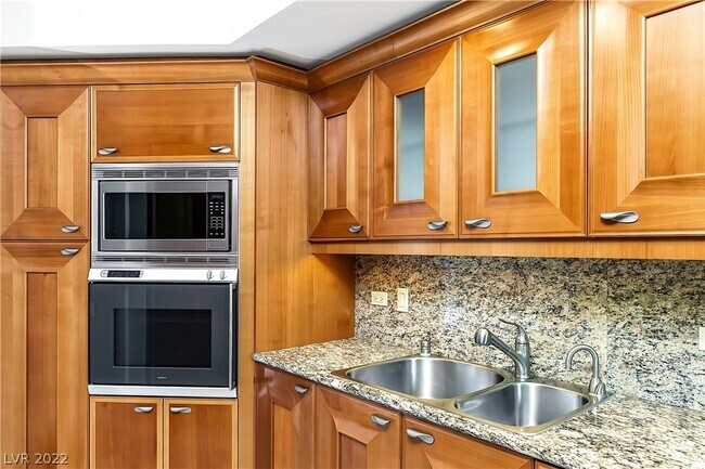 Foto del edificio - 2777 Paradise Rd