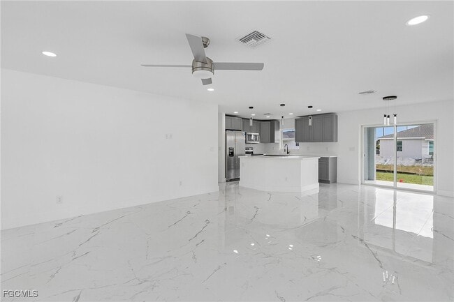 Building Photo - 2505 39th St SW