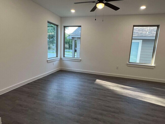 Foto del edificio - 2522-2524 South Fannin Avenue