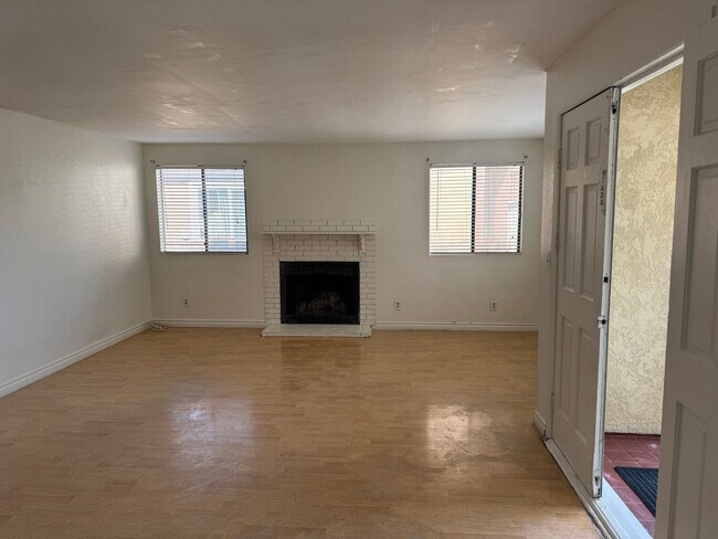 Foto del edificio - 13607 Charlemagne Ave