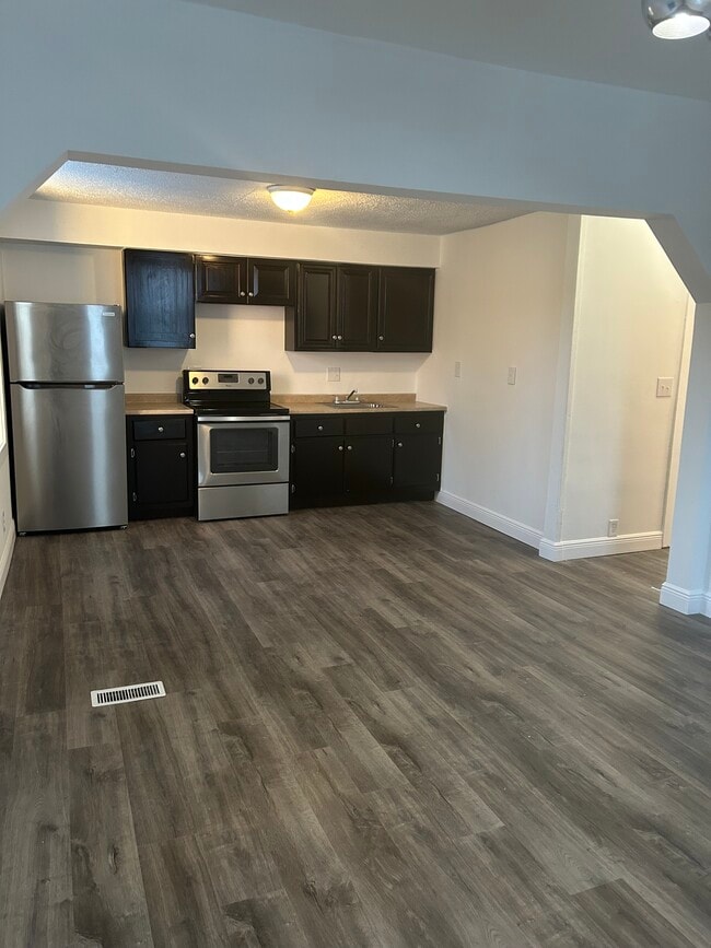 Foto del edificio - 1908 Butterfield Ave