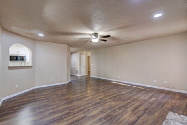 Building Photo - 212 Running Deer Dr