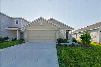 Building Photo - 8627 SW 43rd Ter