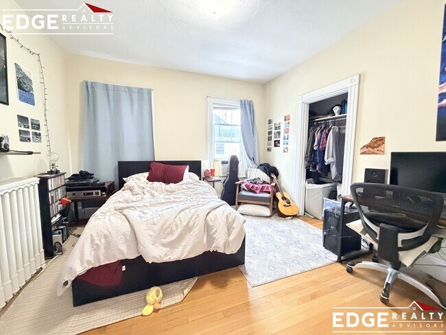 Building Photo - 19 Bennett St