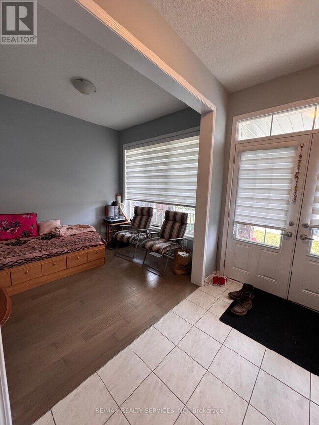 Photo du bâtiment - 8294 Elderberry Dr