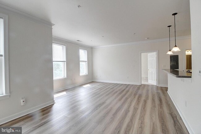 Building Photo - 35 E All Saints St