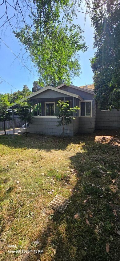 Primary Photo - 3003 Vine St