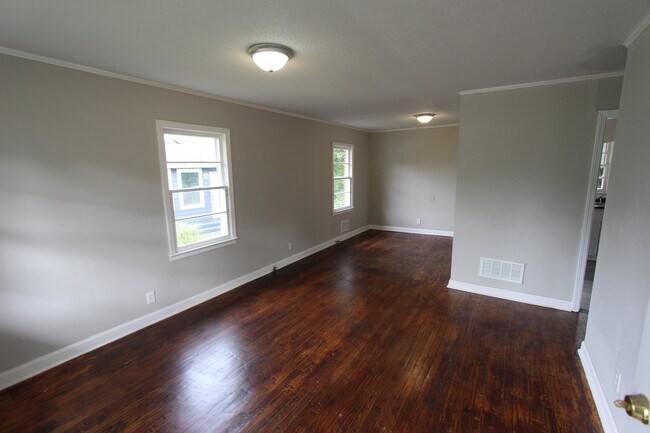 Foto del edificio - 504 W Elliott St
