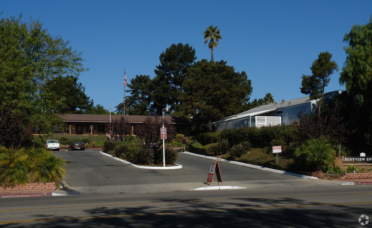 Crestview Estates Apartments in Fallbrook, CA