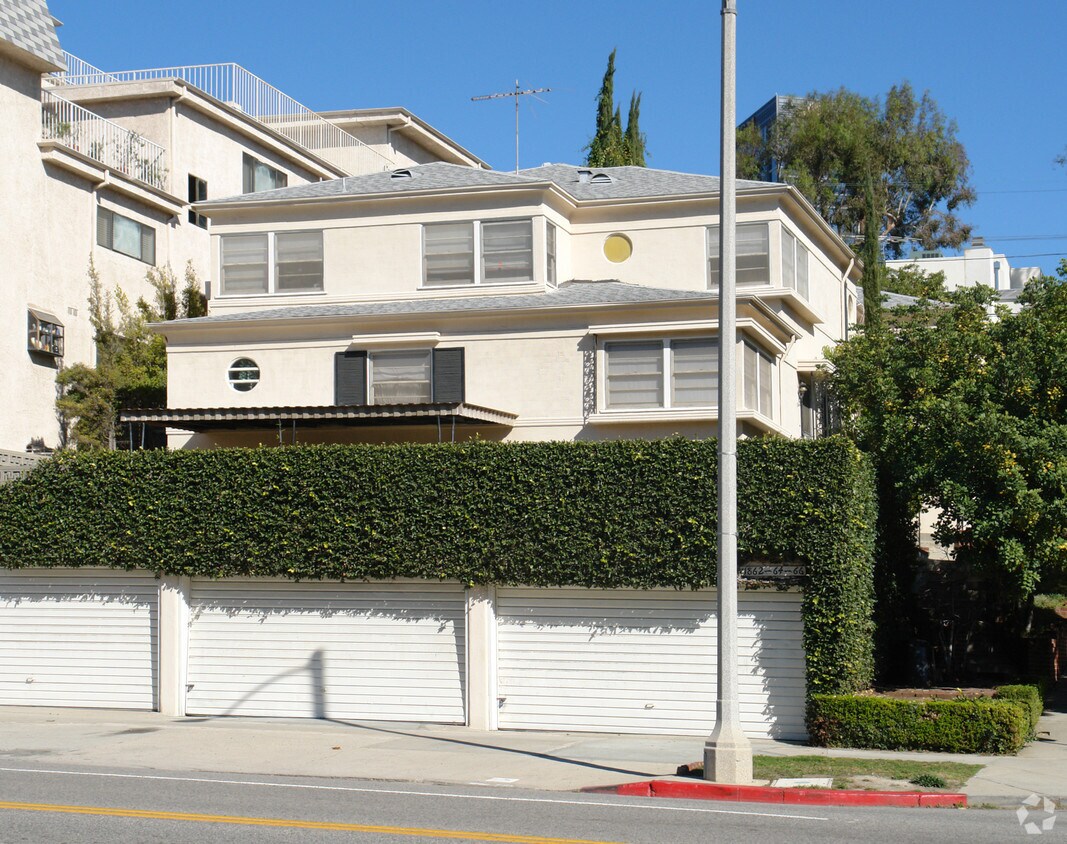 Foto del edificio - 1862 S Beverly Glen Blvd
