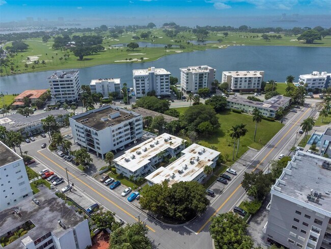 Building Photo - 9280 Bay Harbor Terrace
