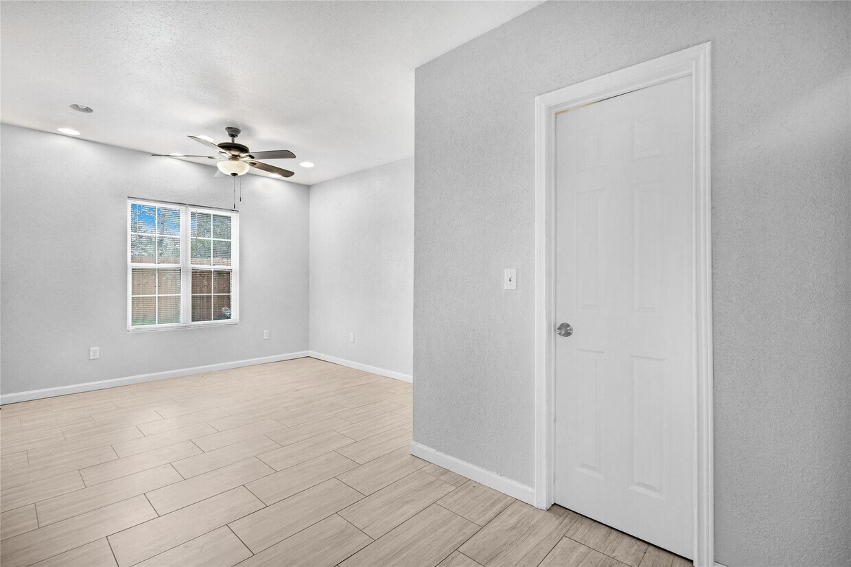 Foto del edificio - 22727 Hawkwood Dr