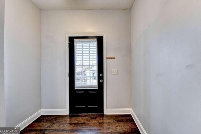 Building Photo - 25 Hidden Hickory Ct