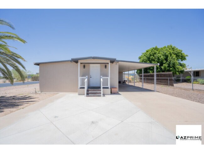 Building Photo - Gracefully Poised in Beautiful Mesa, This ...