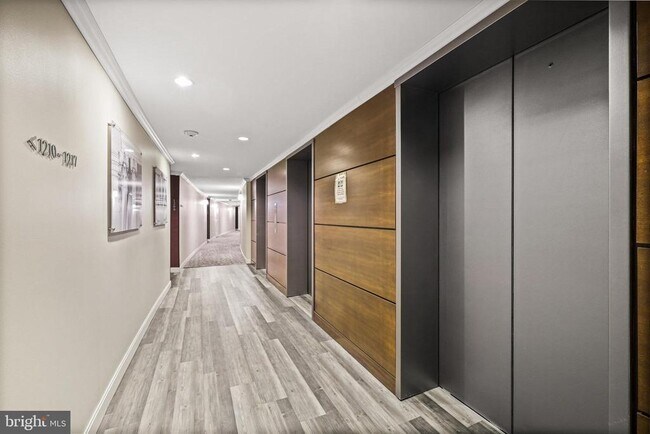 Foto del edificio - 6301 Stevenson Ave