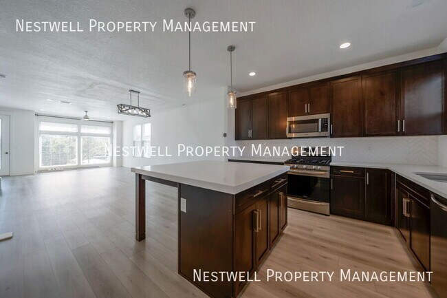 Foto del edificio - 4672 Vermillion Dr