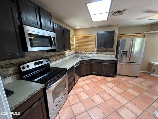 Building Photo - 7511 W Kimberly Way