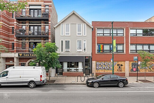 Foto del edificio - 2946 N Lincoln Ave