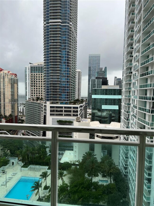 Foto del edificio - 950 Brickell Bay Dr