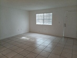 Building Photo - 12411 Oak Cedar Pl