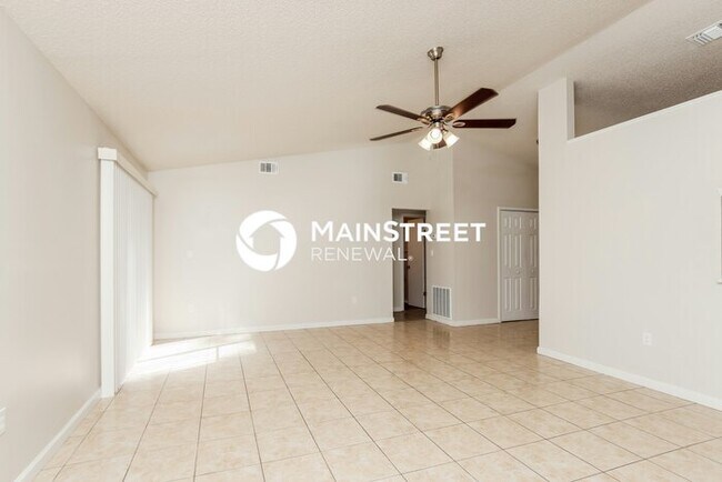 Building Photo - 3 Bedroom Pet-Friendly Home in MELBOURNE, FL with Main Street Renewal