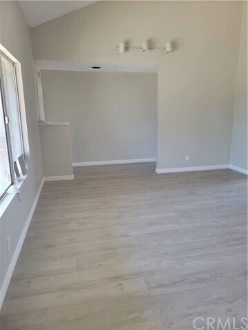 Foto del edificio - 41851 Kalmia St