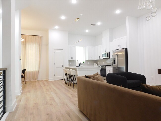 Foto del edificio - 3460 Bremond St