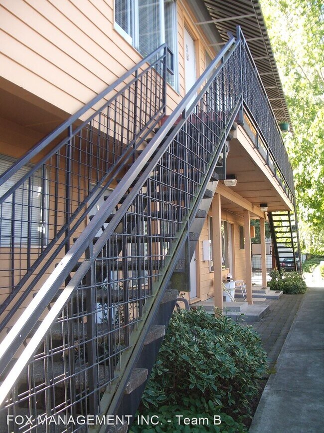 Building Photo - 4212 SE 15th Ave