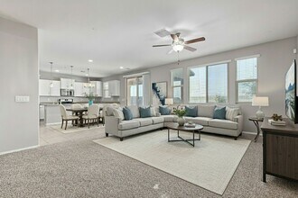 Building Photo - 2420 W Chinook Dr