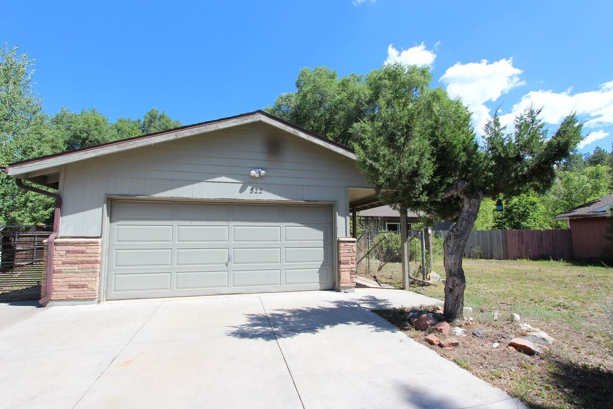Primary Photo - MOVE IN READY! Spacious 4-Bedroom Coconino...