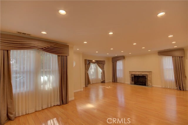 Foto del edificio - 1367 E Windsor Rd