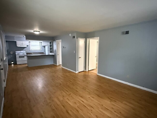 Building Photo - 714 8th Ave