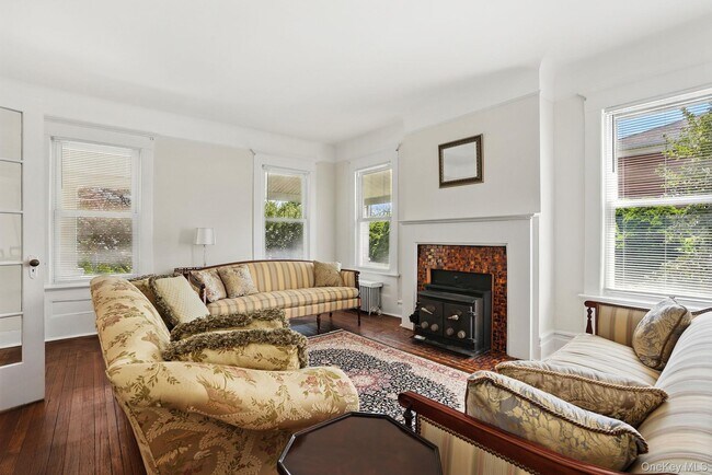 Foto del edificio - 134 Old Mamaroneck Rd