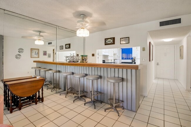 Building Photo - 3154 Via Poinciana