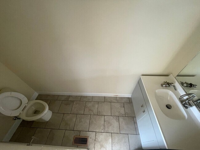 Foto del edificio - 1610 W Circle Dr